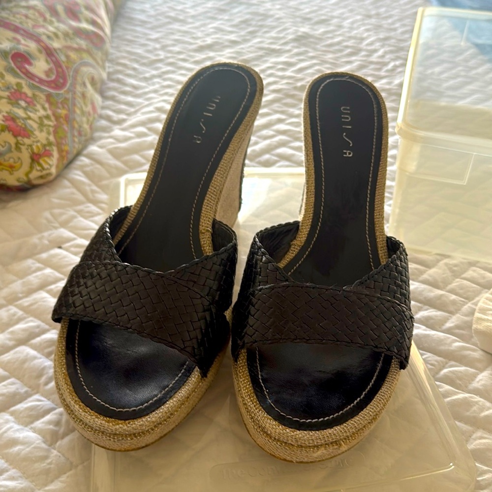 Unisa Black Woven wedge sandals size 10